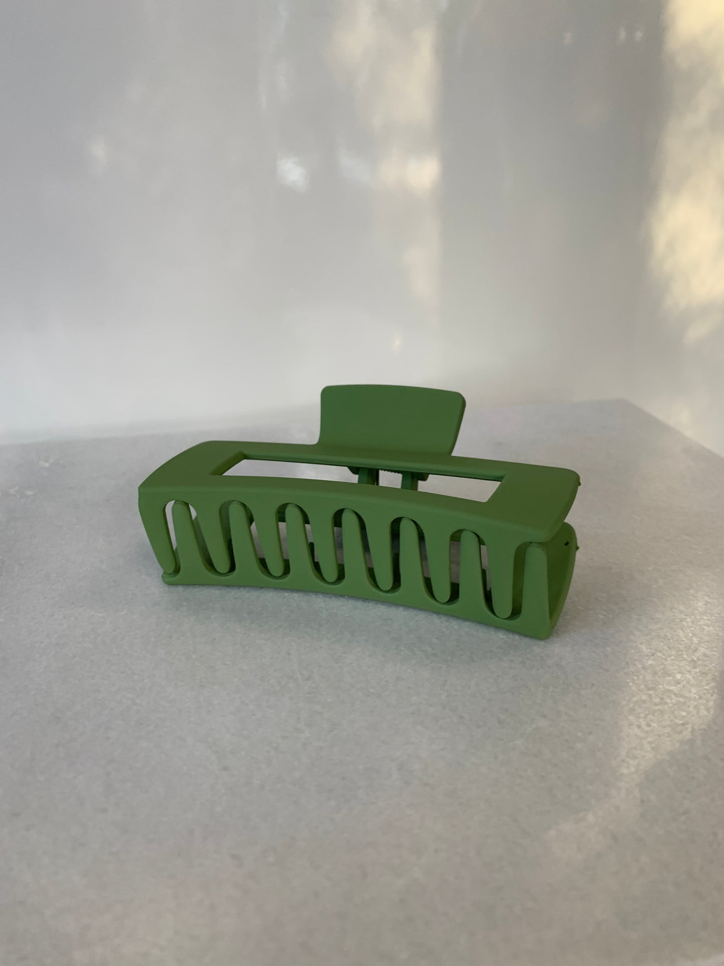 Leafy Green Claw Clip large